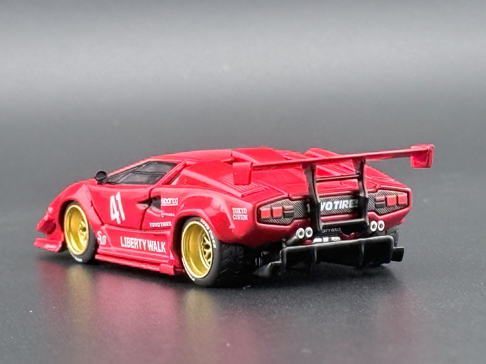 Mini GT Lamborghini Countach LB-WORKS Red #1100 1/64