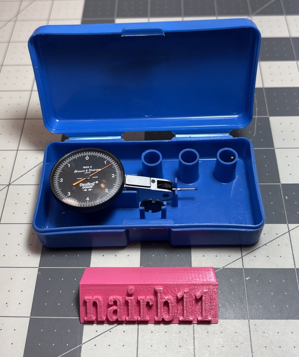 Brown & Sharpe BesTest Dial Indicator .00005” 7033-5 w/ Case Tools USA B&S