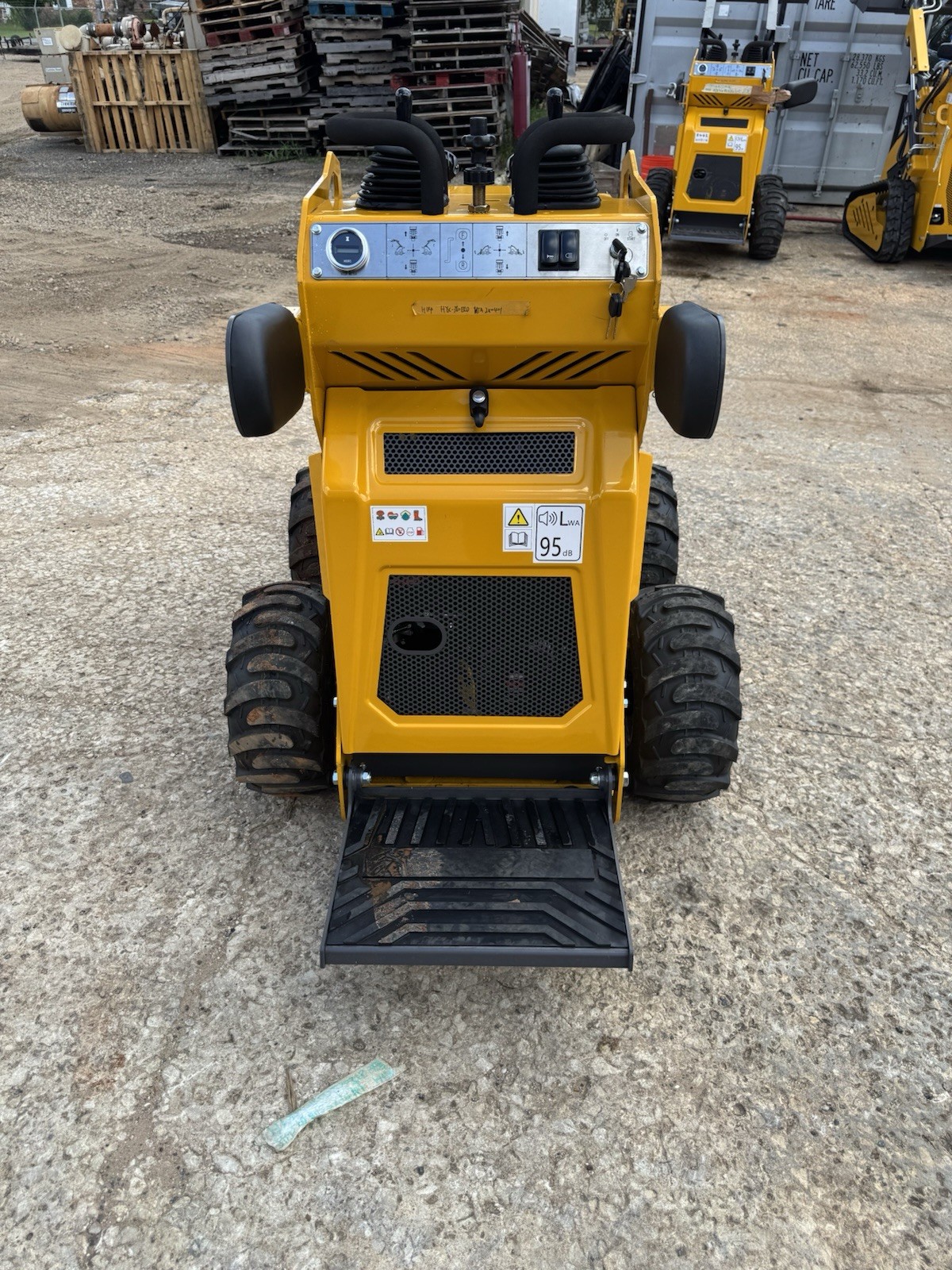 HUAYEE LHY360 wheeled mini skid steer loader with 13.5HP engine