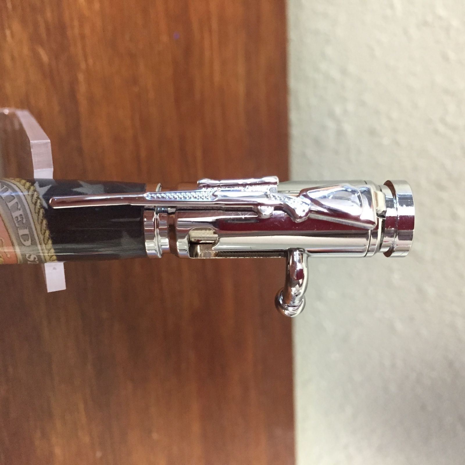 OFFICIAL LICENSED US MARINES Corp Pen with Round Logo Bolt Action Chrome