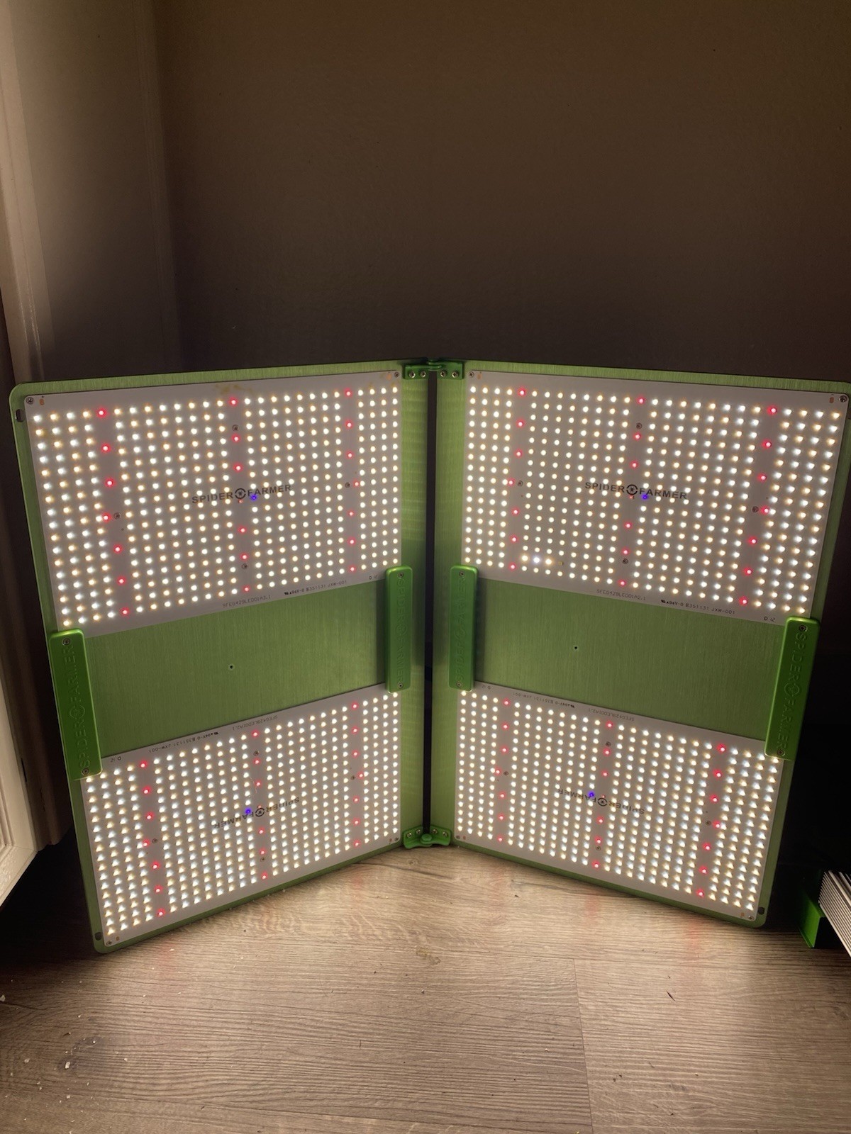 Spider Farmer SF-4000 LED Grow Light, Used with Free Shipping