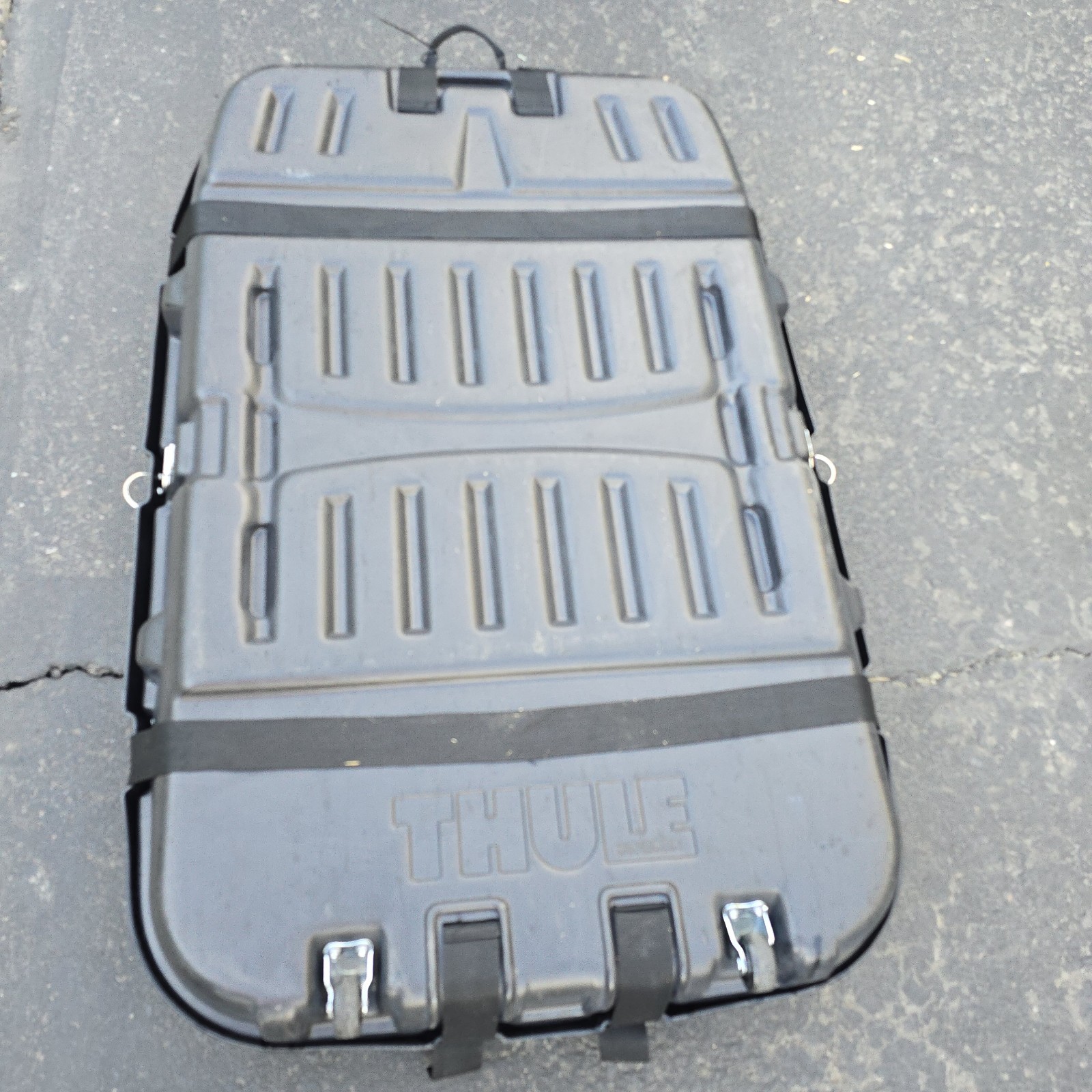 Thule Roundtrip Transition Hard Bike Travel Case - lightly used, straps, wheels