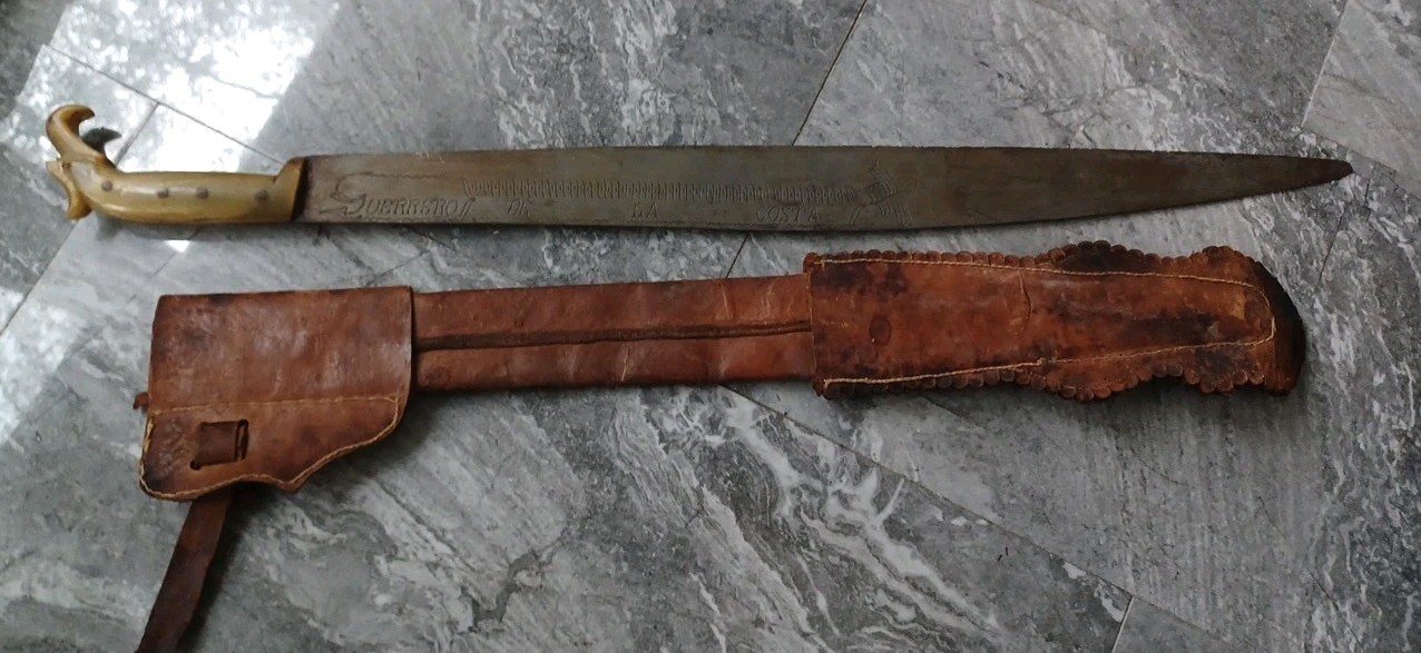 Antique Spanish Guerrero de la Costa short sword with scabbard