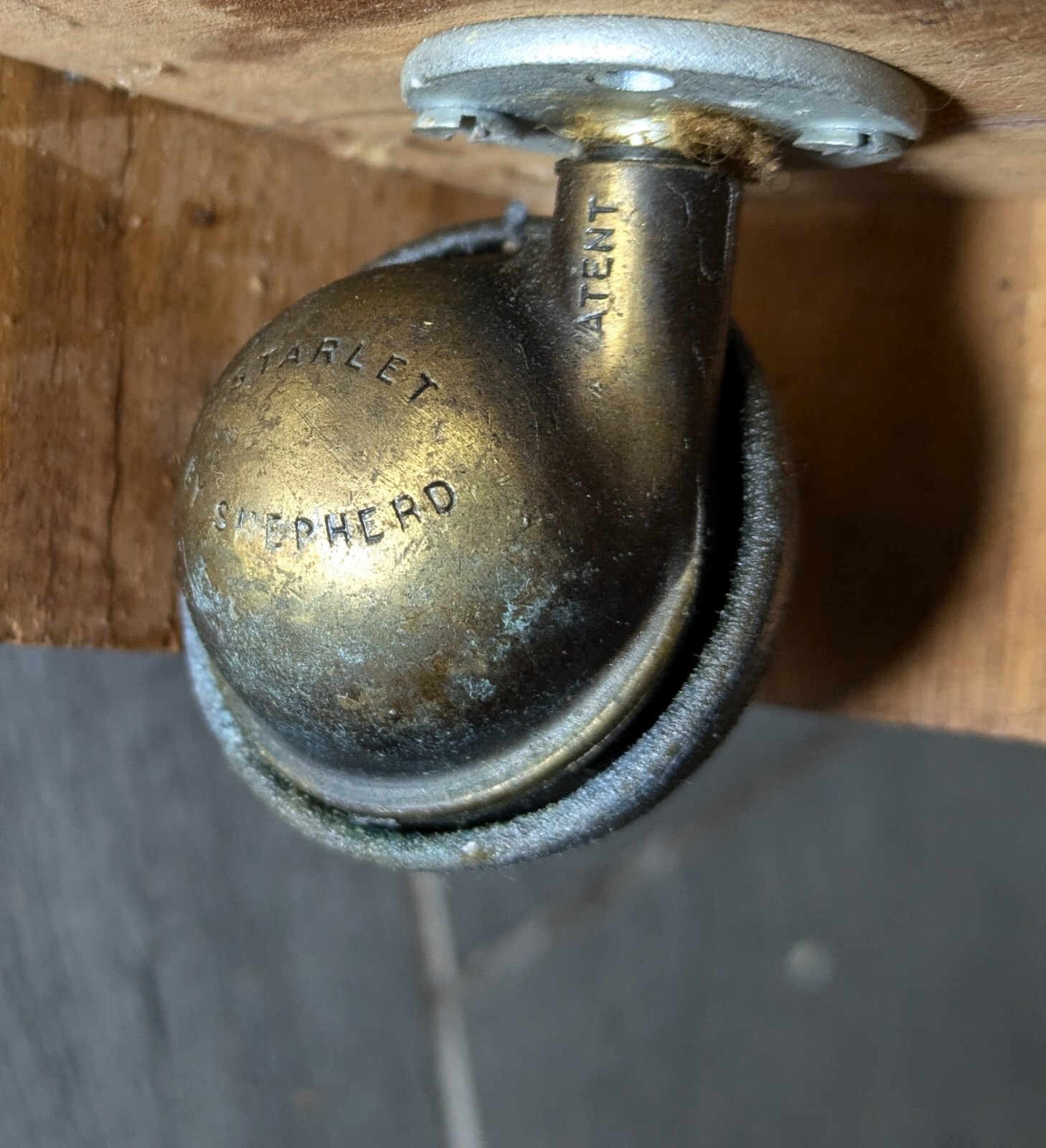 Vintage Art Deco English Regency Flip Top Cellarette Liquor Bar Rolling Cabinet