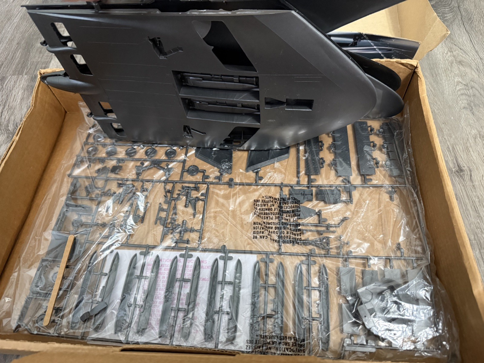 Revell Stealth B-2 Advanced Technology Bomber #4577 1/72 Scale Model KitOPEN BOX