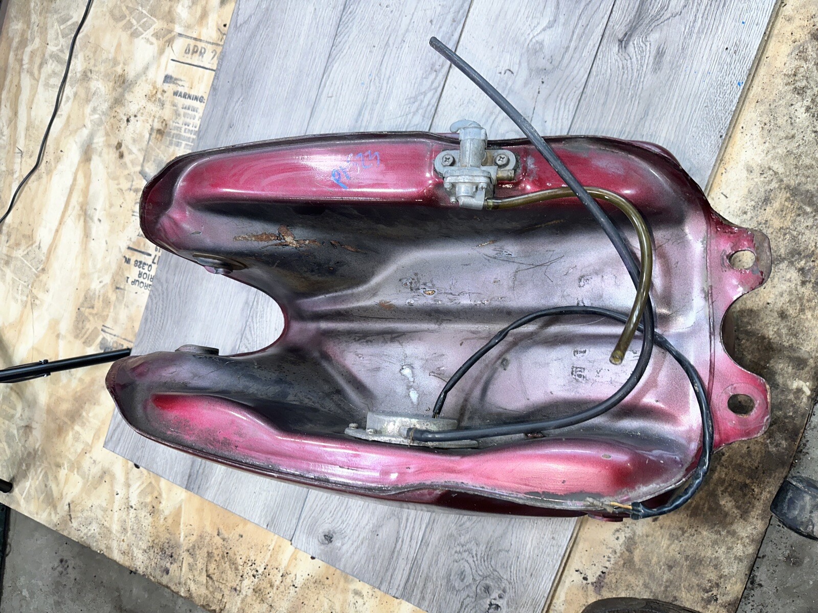 1983 Suzuki GS750E OEM GAS TANK