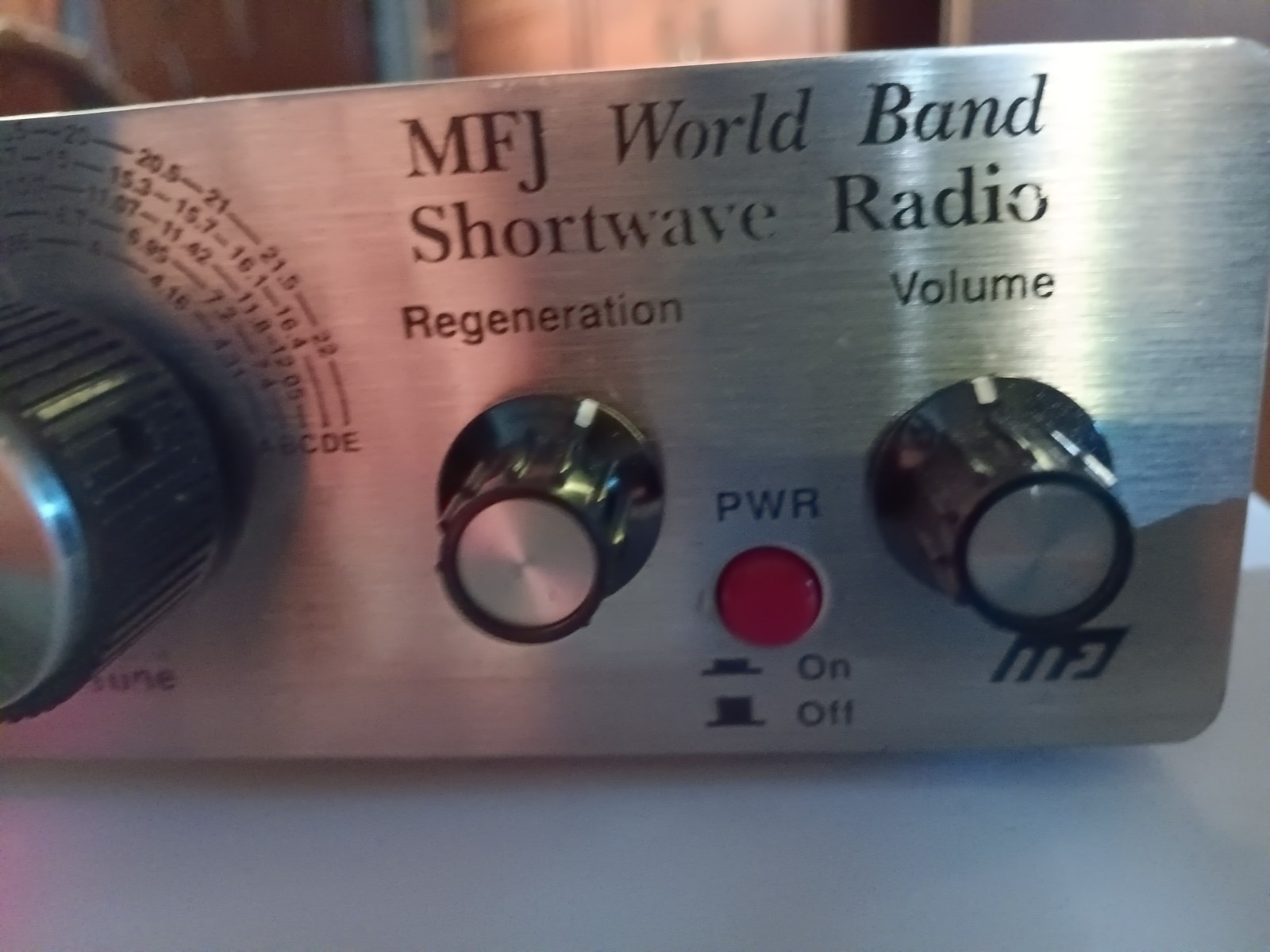 MFJ 8100 World Band Shortwave Radio AS IS