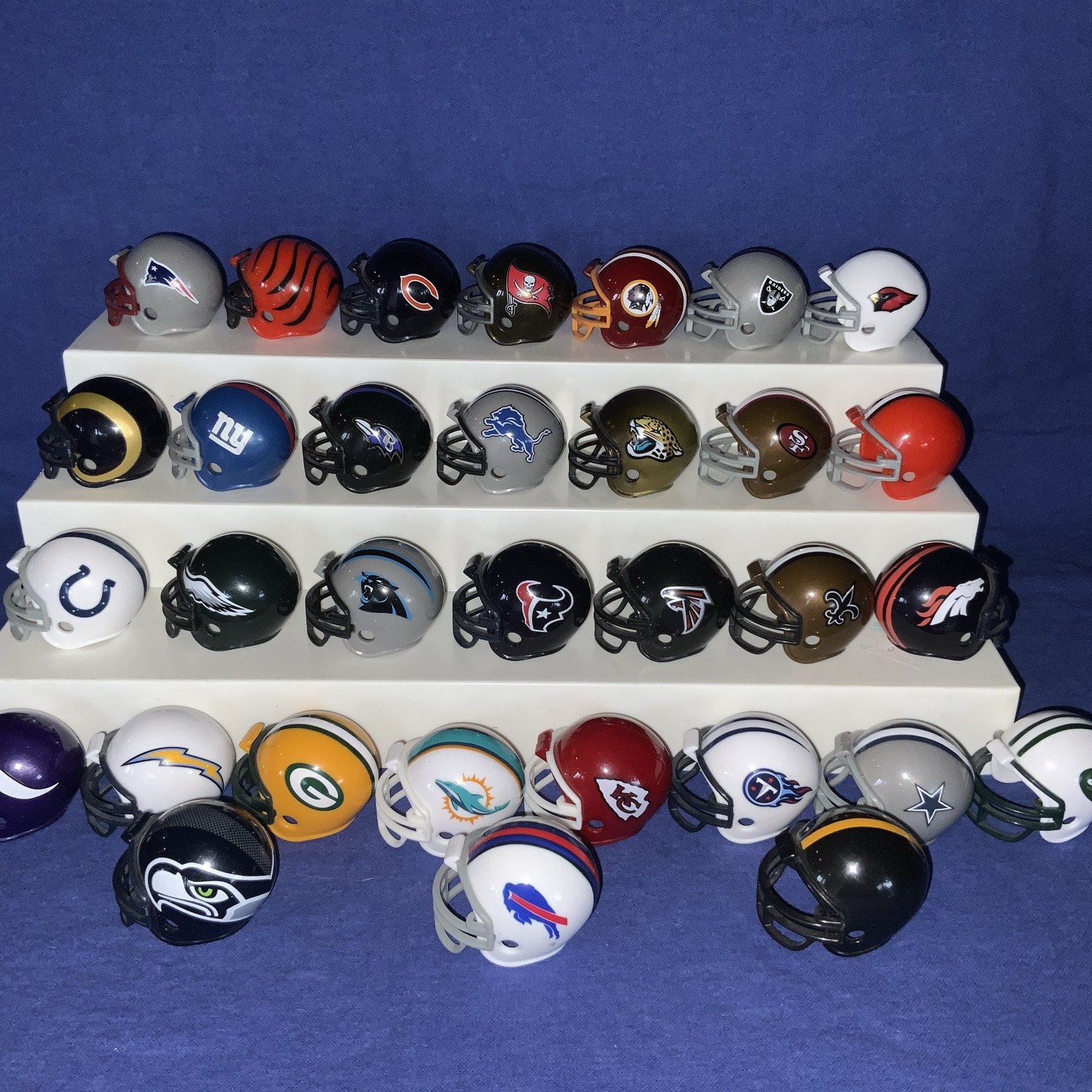 Riddell NFL Mini Plastic Football Helmets Lot of 32 Team Helmets 2014