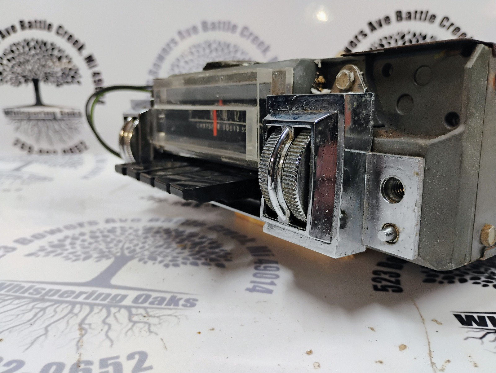 1968-1969 Dodge/ Chrysler Solid State Thumb Wheel AM Radio 2884-631