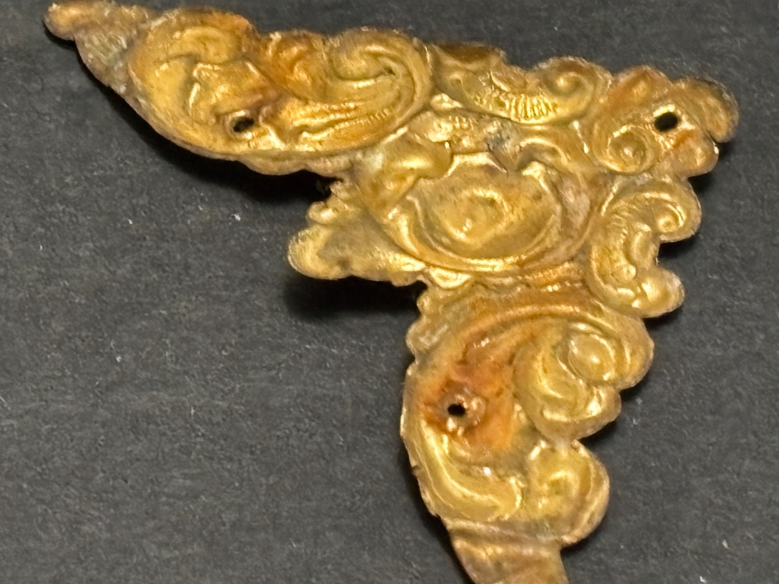 4 Decorative Antique Pressed Brass CORNERS Embossed Picture Frame Embelishments