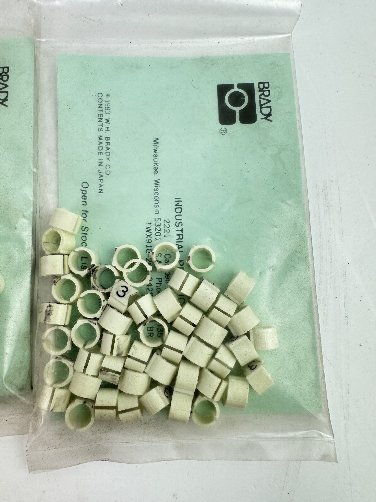 BRADY SCN-23-3 CLIP-SLEEVE WIRE MARKERS *LOT OF 4 BAGS*