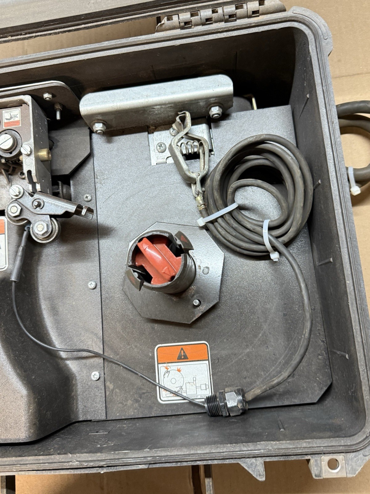 ESAB 300 AVS Mobilefeed Suitcase Portable Wire Feeder