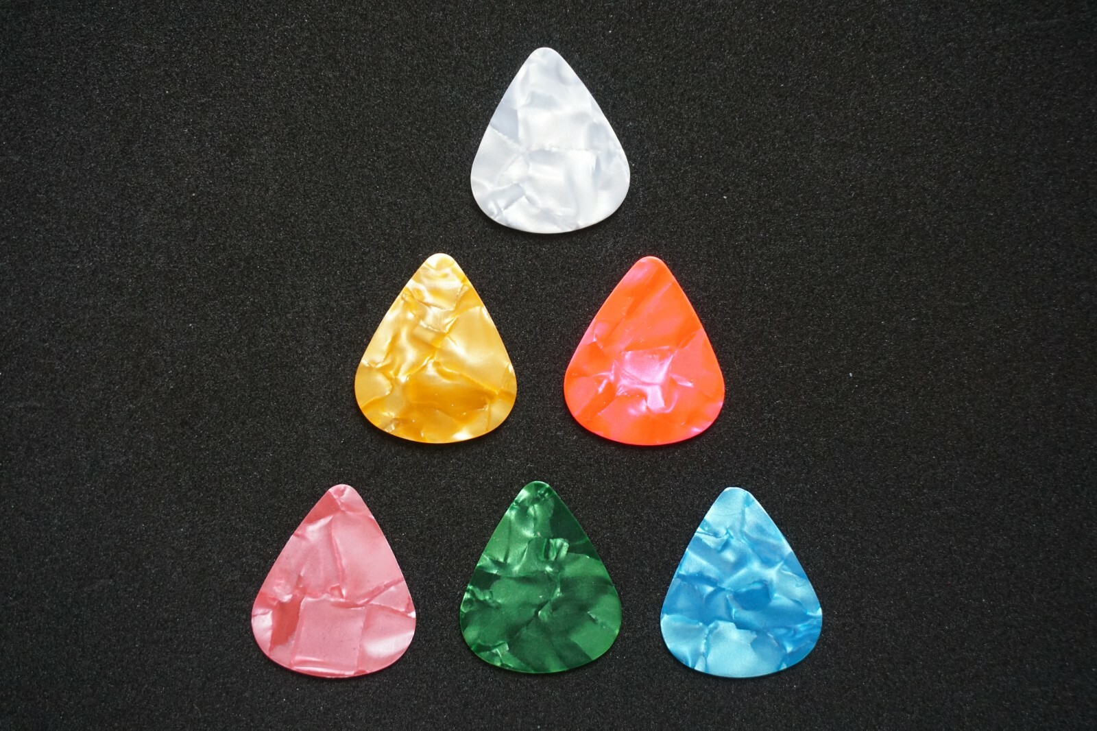 6PCS Guitar Picks Celluloid Plectrum (3XThin 2XMed 1XHeavy) USPS Fast Shipping