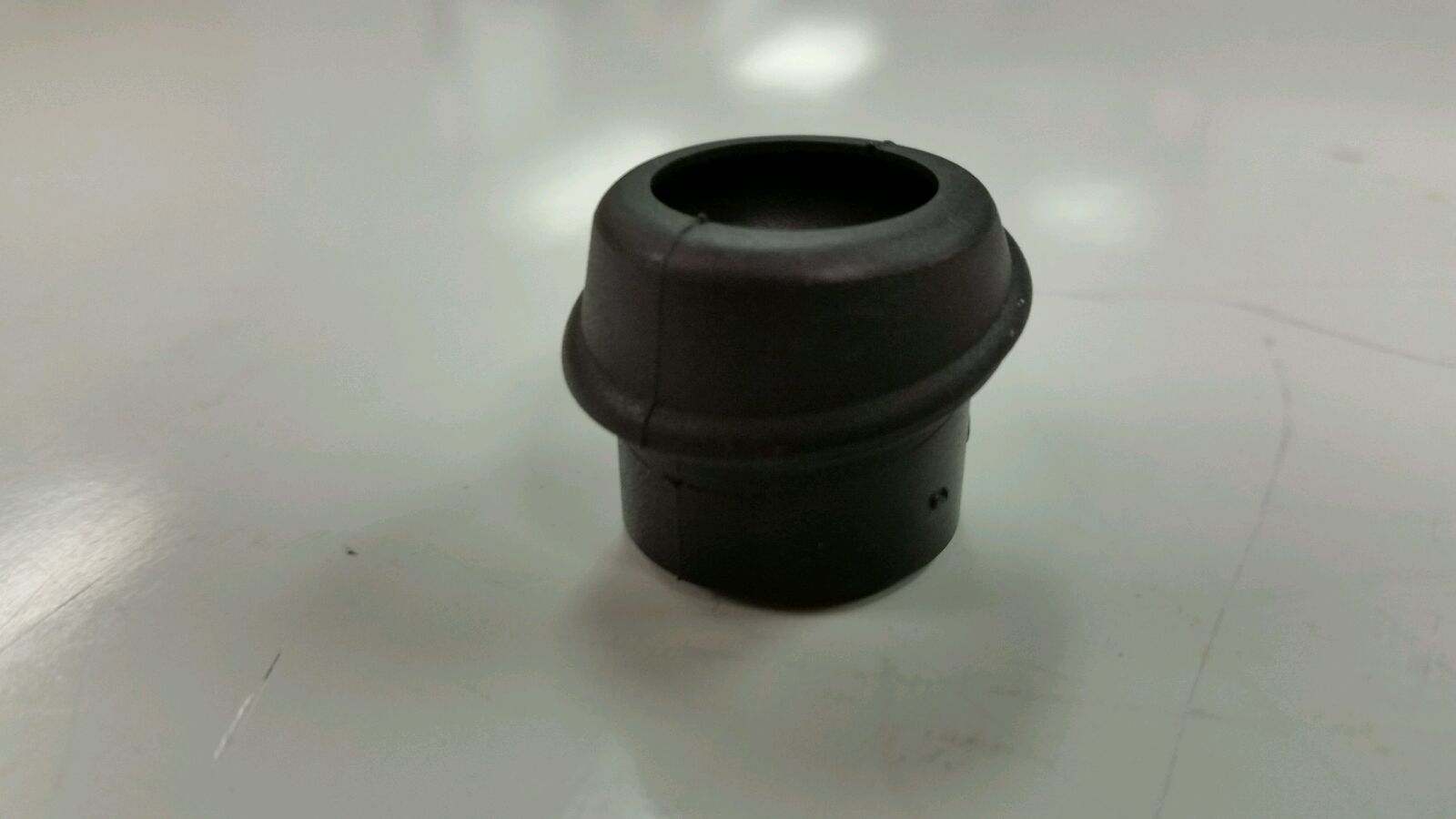 Mercedes antenna seal 1984-85 123 chassis bas ant seal 107/126