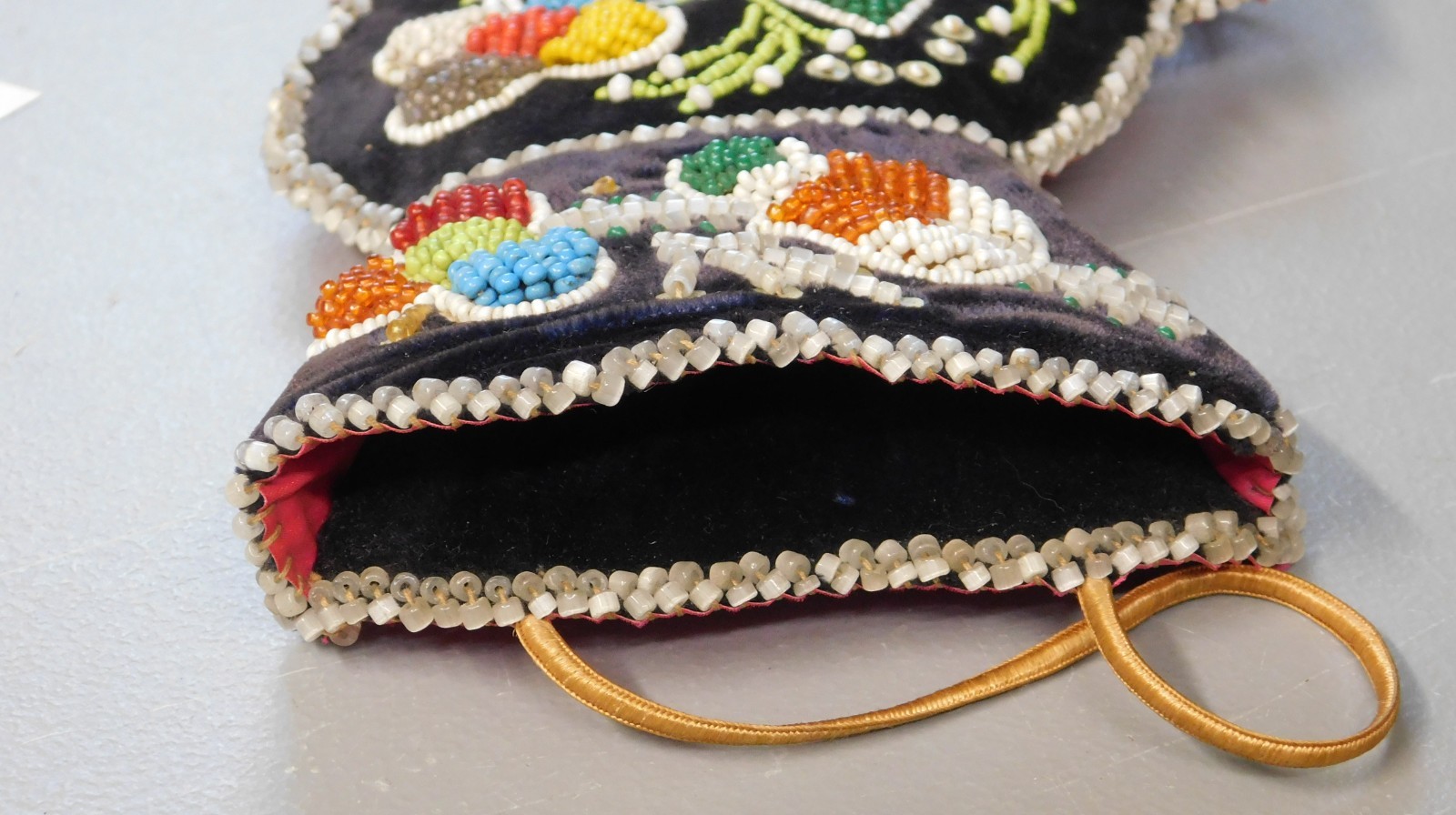 Vintage Native American Beaded whimsey purse Iroquois Great Lakes Canada USA