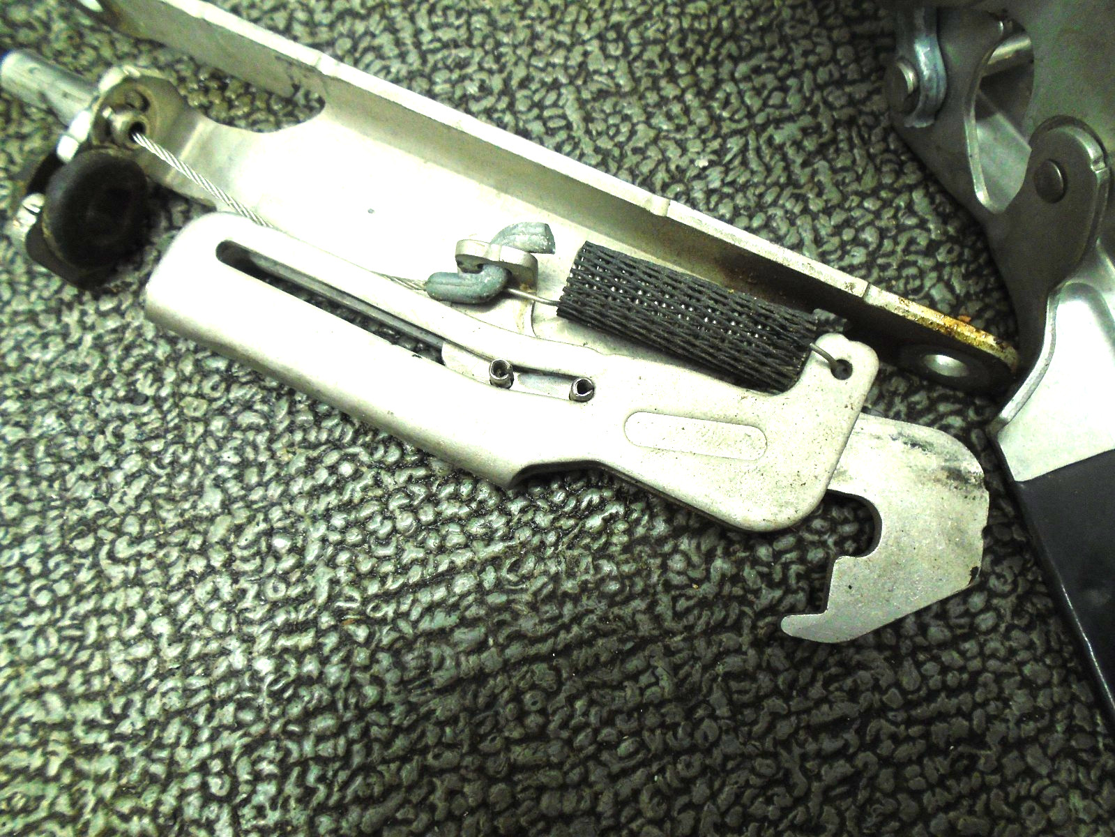 Mercury Verado Outboard 200 300 350 400 Font & Side Latch Assy 892062T02 #2