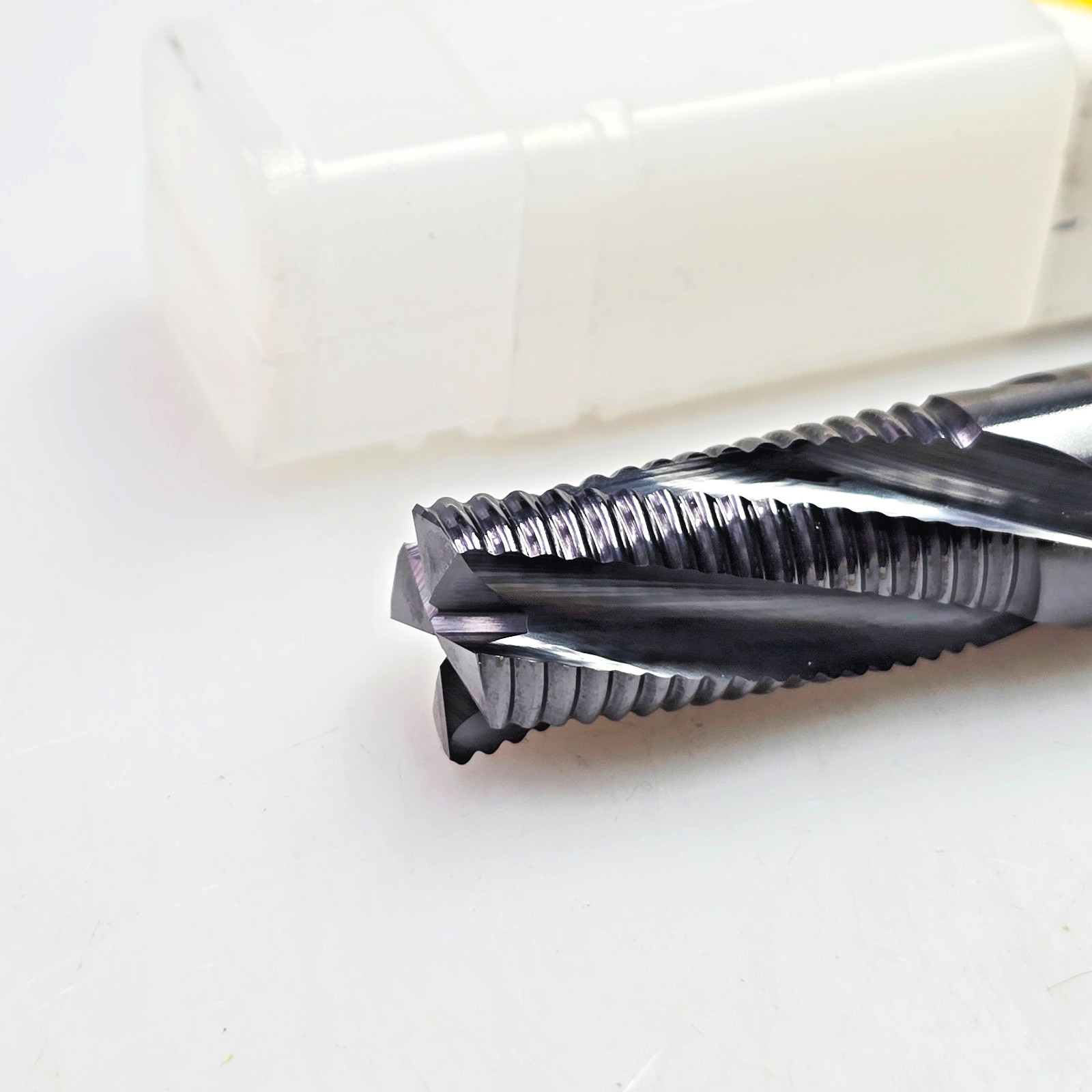 Kennametal 1/2" x 1/2 x 1 x 3 Solid Carbide End Mill Roughing MDRHEC500S4100