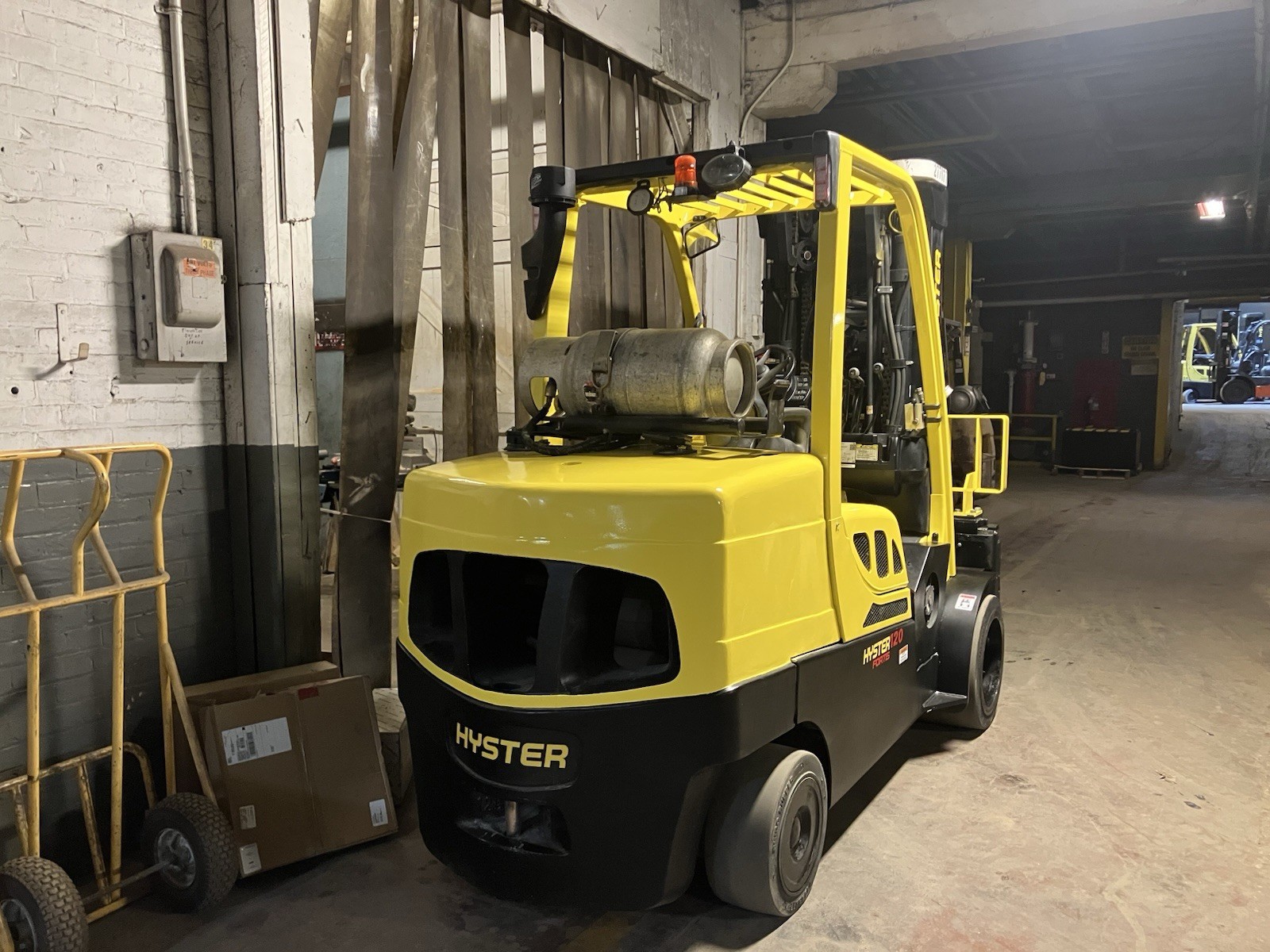 2017 Hyster 12000 LB Forklift with SS/FP and 3 Stage Mast only 6400 Hours