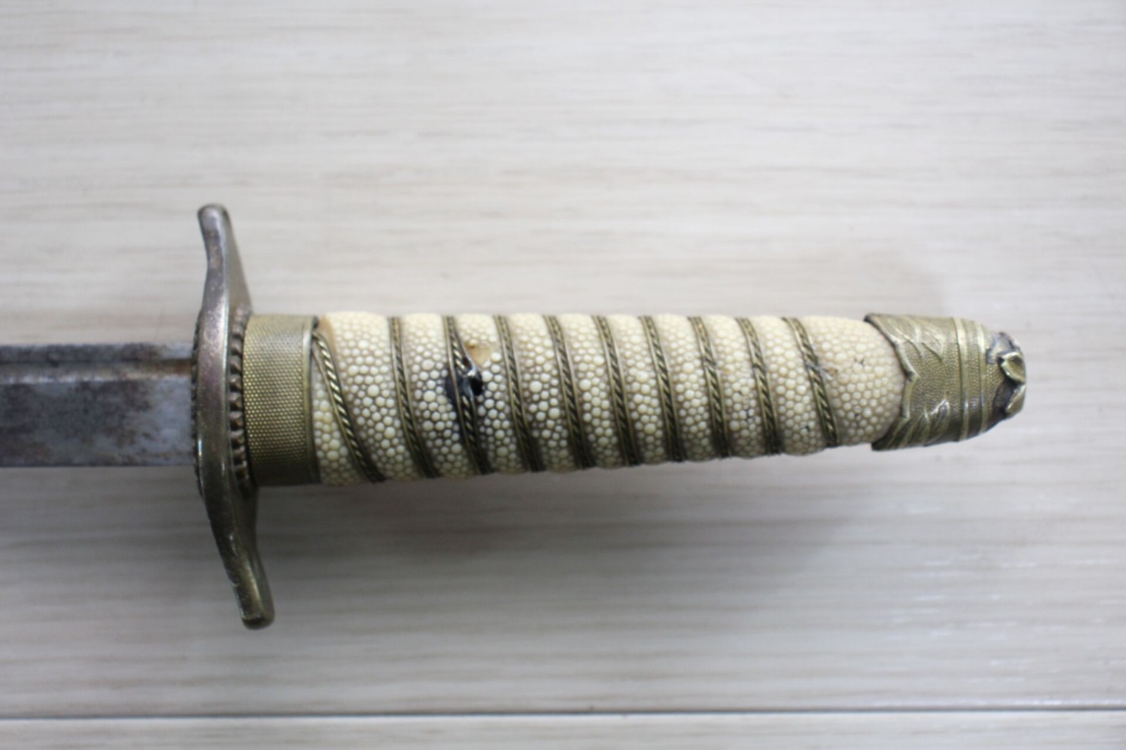 WWII Japanese Navy Dirk Mid War Brass Fittings Resin Handle 8" Blade J30