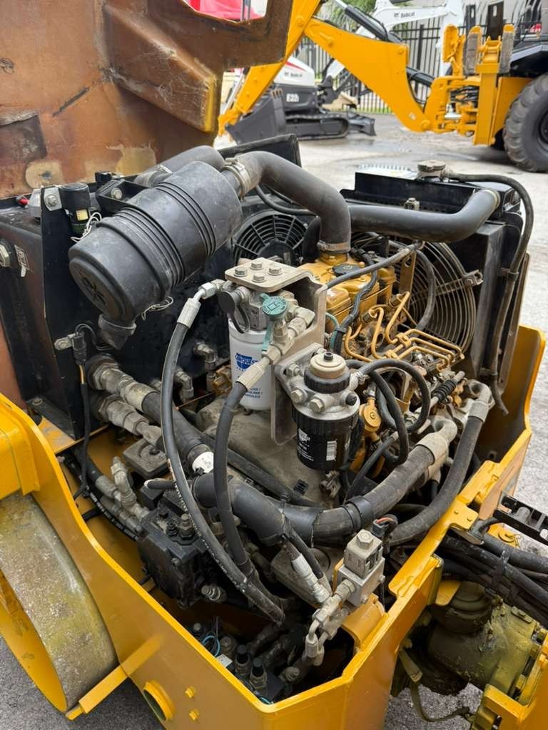 2012 Caterpillar CB24 Double Drum Vibratory Roller – Diesel – Low Hours