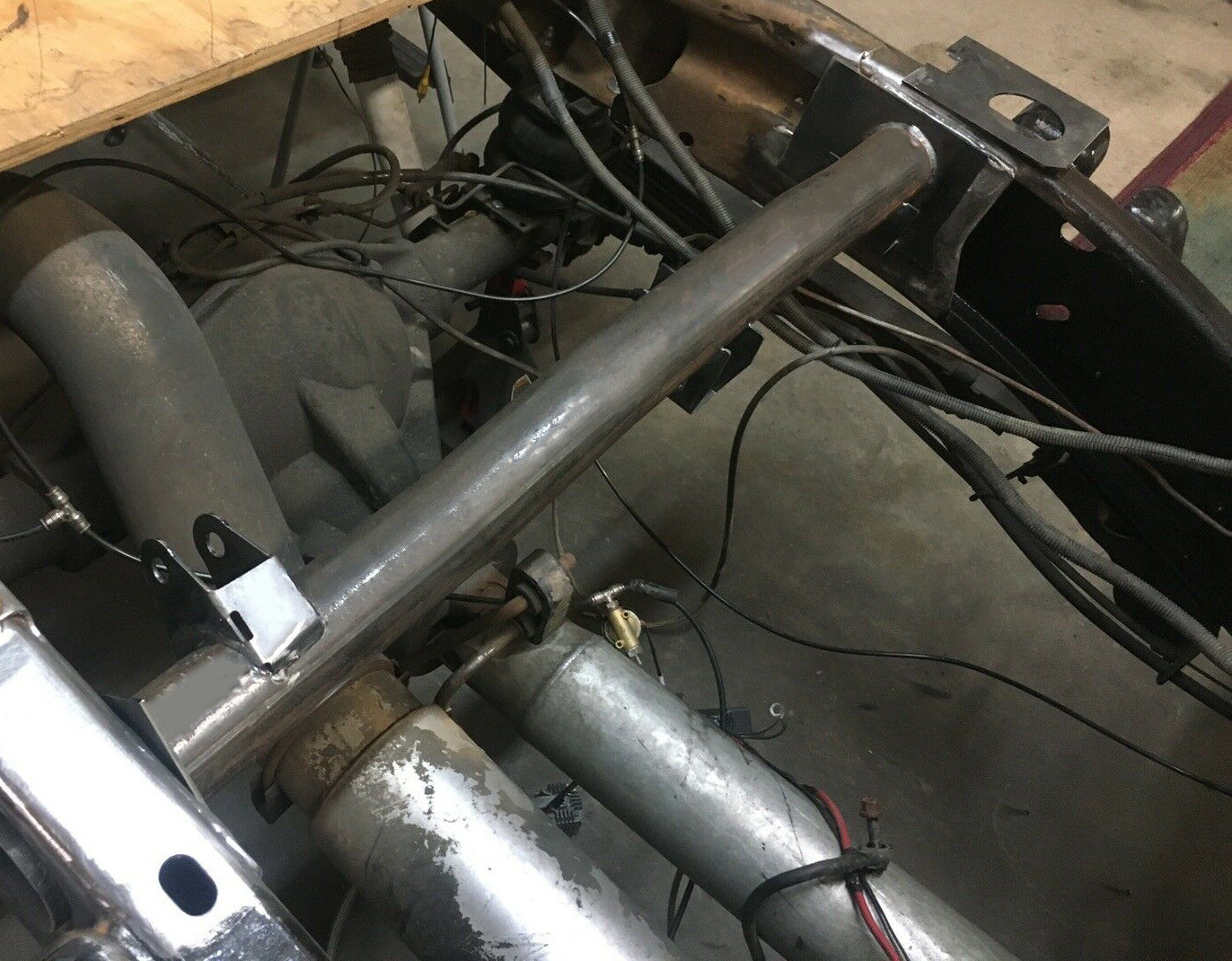 Rear Tank Support + Rear Shock Mount Crossmember For 01-10 Chevy Silverado/GMC