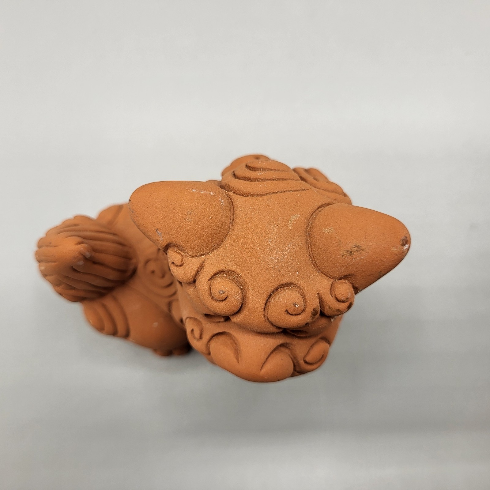 Set of 2 Okinawan Shisa Foo Dog Guardian Lions Figurines Terra Cotta Clay 3.5"