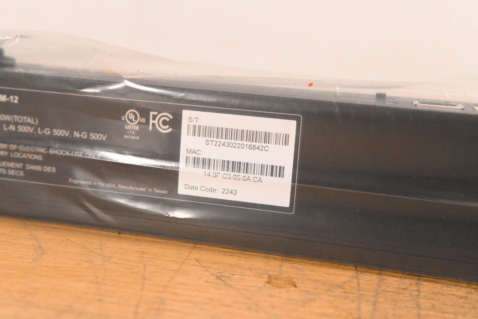 WattBox WB-800VPS-IPVM-12 Vertical IP Power Conditioner (12 Outlets) CG01UH7