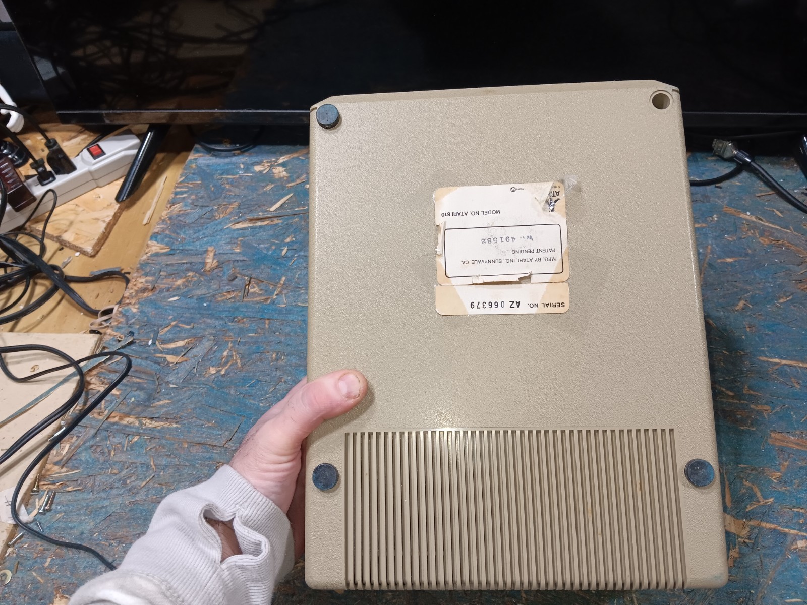 Atari 810 EXACT FLOPPY DISK DRIVE ONLY-GOOD-QUICK TESTED-NOT LOCKING IN-READS