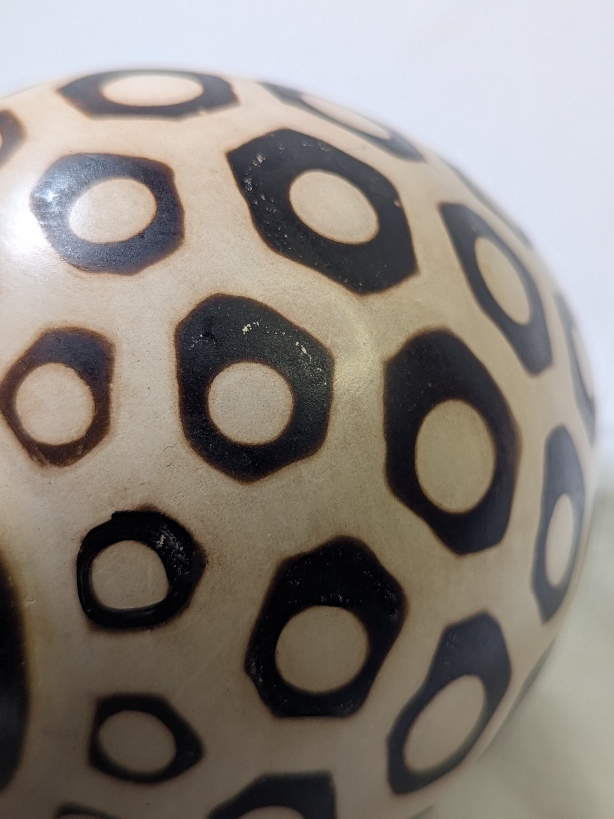 Segundo Carmen Chulucanas Peru Art Pottery Vase Signed Geometric Black Cream 6"