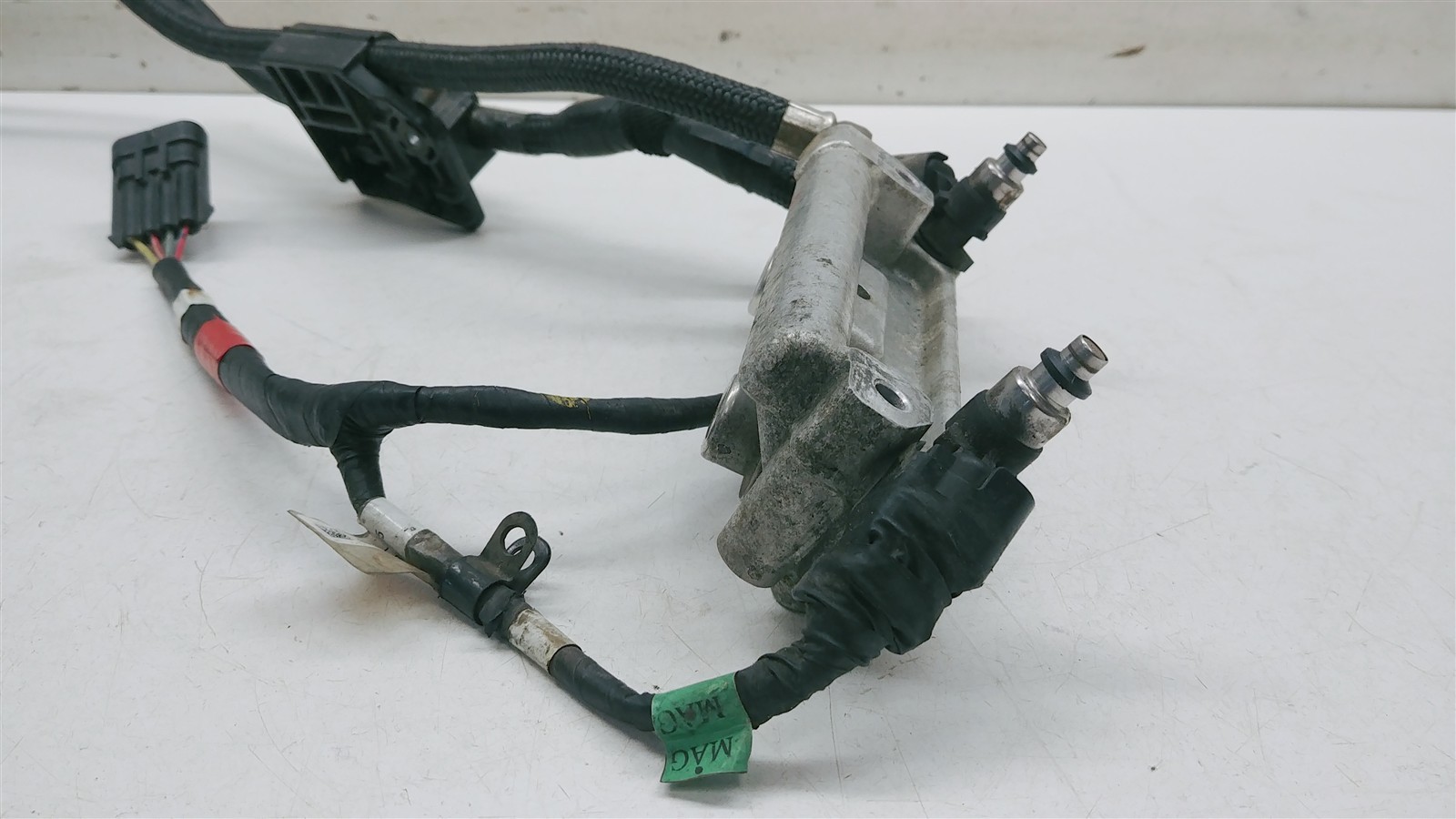 2014 Polaris Switchback Assault 800 #2 Fuel Rail Assy w Fuel Injectors & Harness