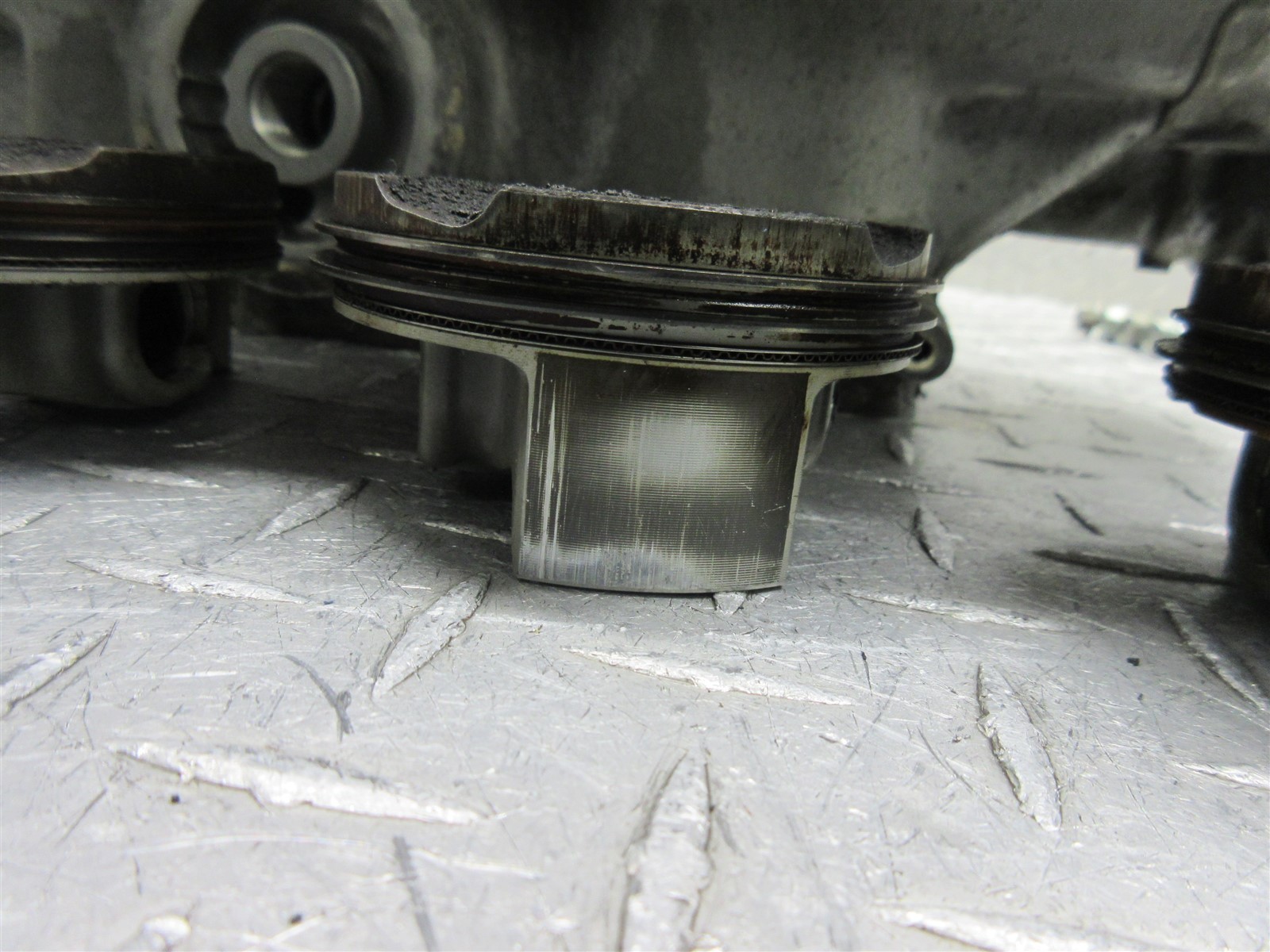 2003 02-03 Honda CBR 954 CBR954RR Crankcase Crank Case Engine Motor Block Piston