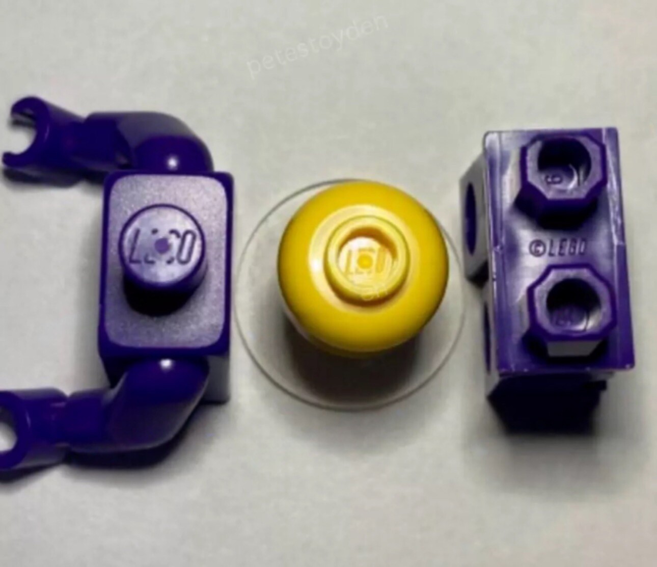 **NEW** 100% LEGO Classic Purple Spaceman W/ Helmet & Air Tank Minifigure