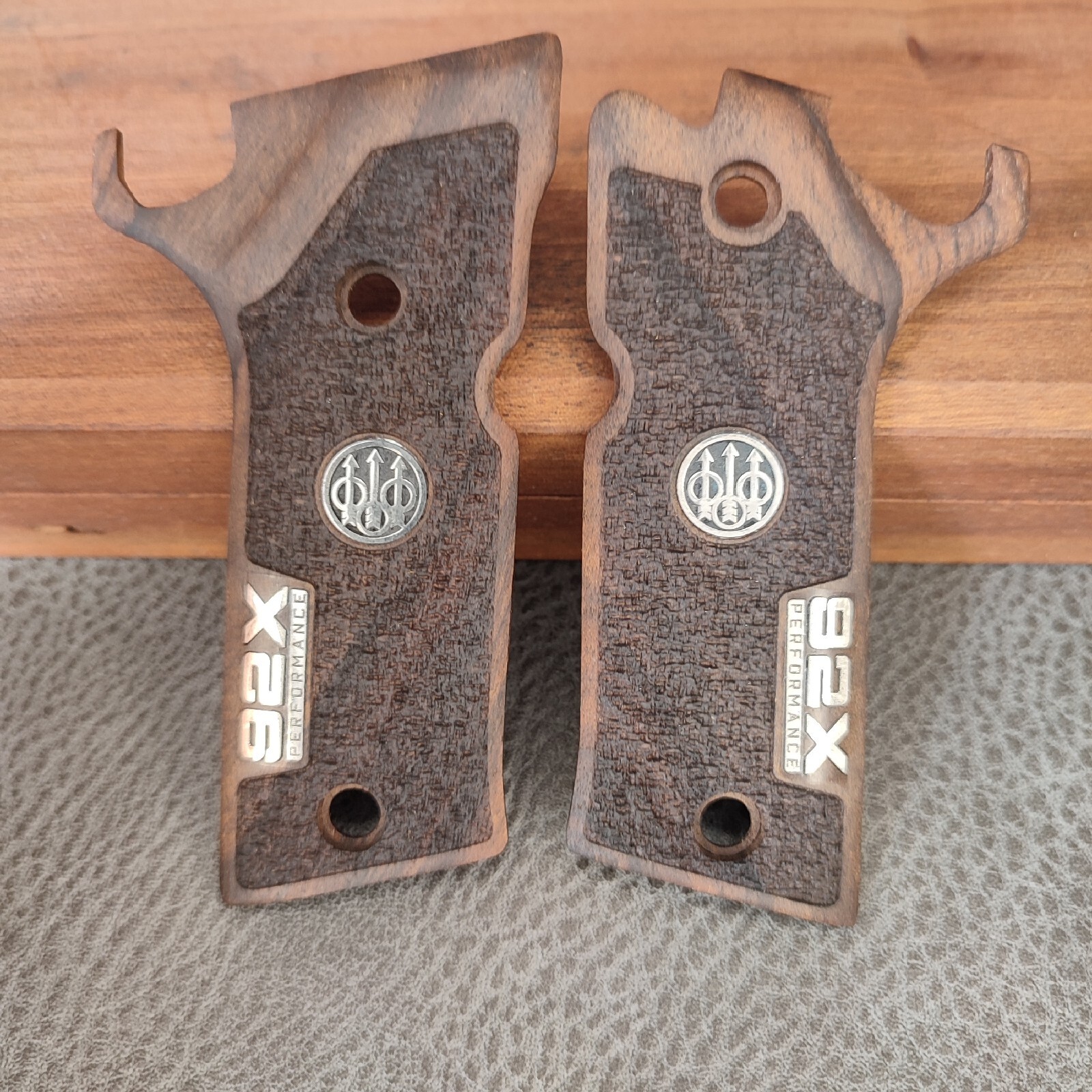 Beretta 92X Performance Turkish Walnut Wood Gun Grips NEW SET Nice Metal Logo