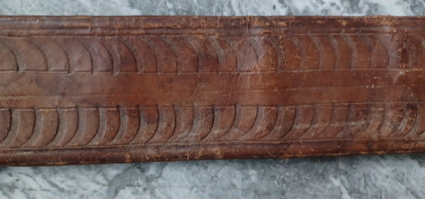 Antique Spanish Guerrero de la Costa short sword with scabbard