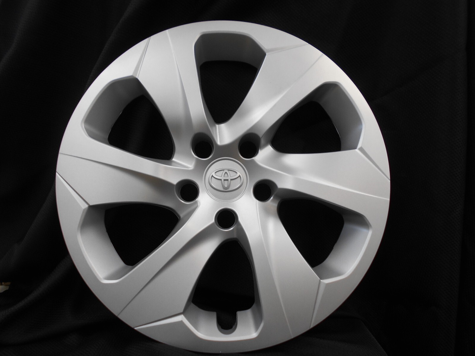 Hubcap for Toyota Rav4 2019-2025 New Genuine OEM Factory 17-in NEW 42602-0R040