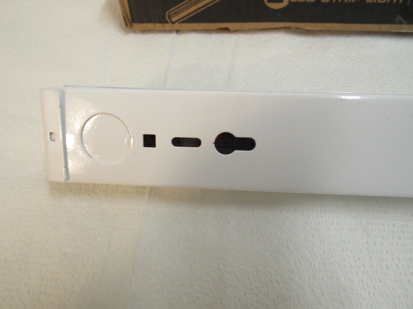 Lithonia Lighting 2' LED 1 Lamp Strip Light Matte White 4000K Bright Integrated