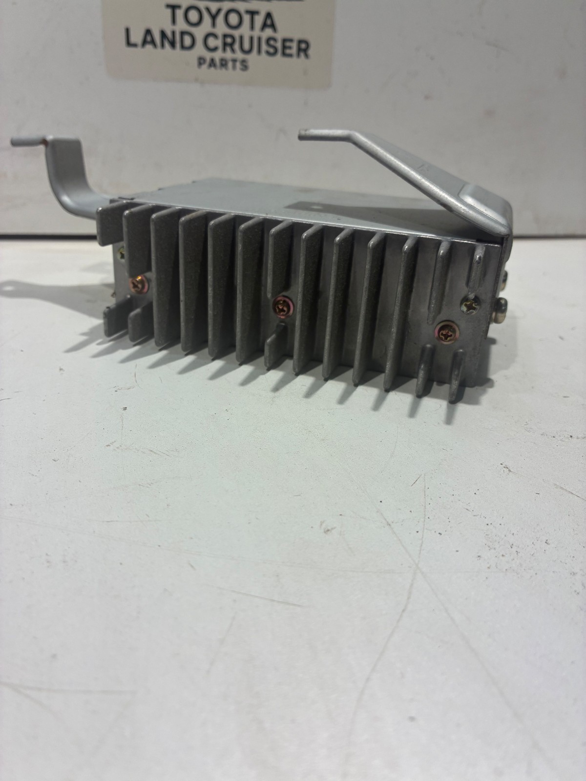 Toyota Land Cruiser FZJ80 OEM Radio Amplifier 86280-60091
