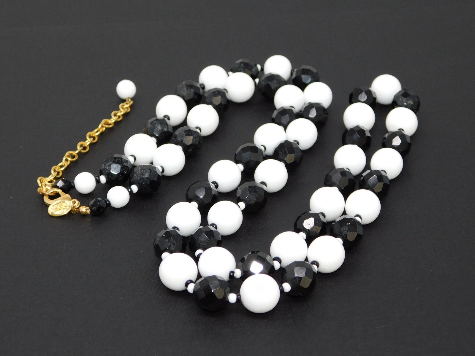 Vintage JOAN RIVERS Czech Black & White Glass Bead Necklace