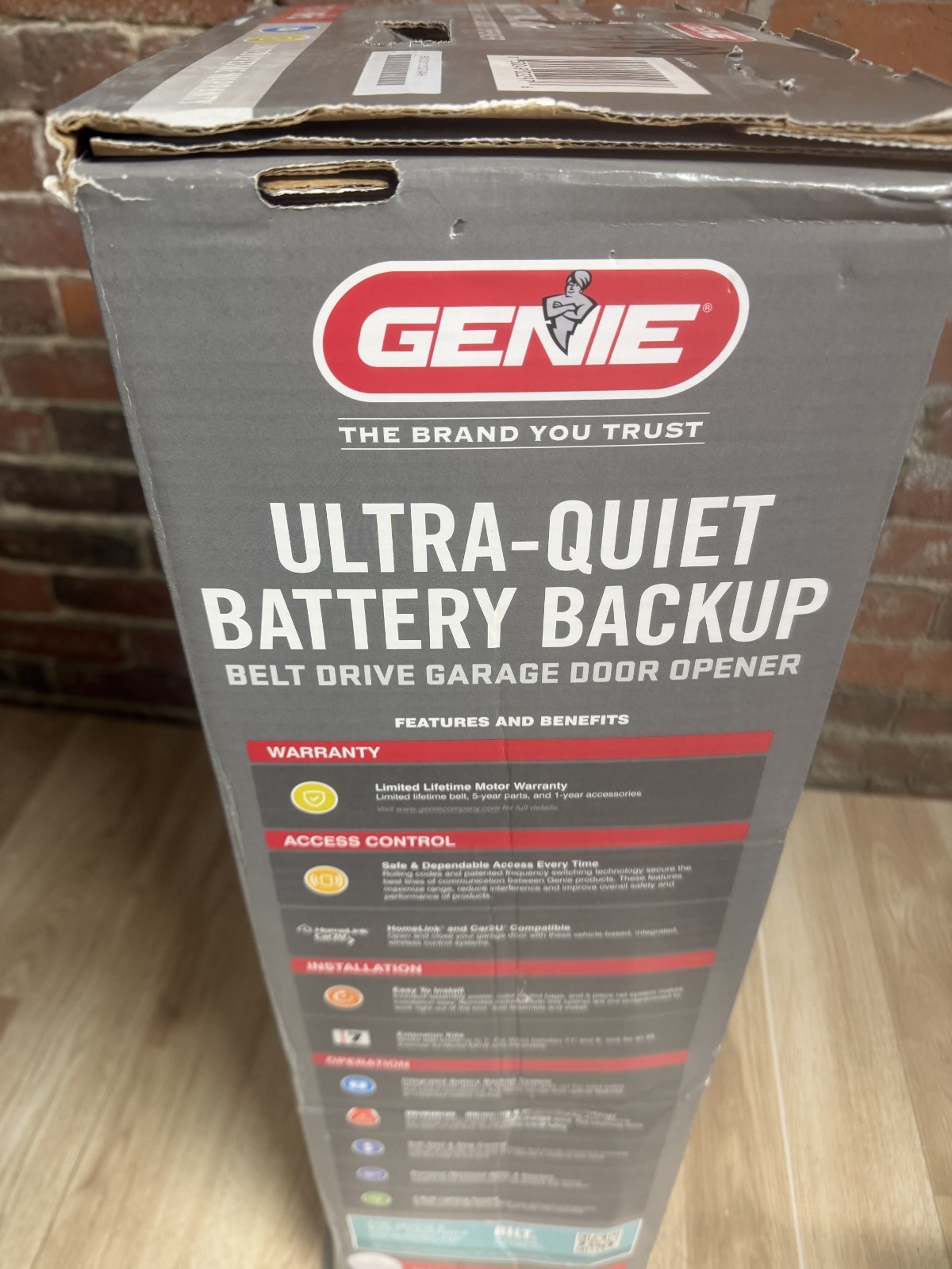 Genie Garage Door Opener and Battery Back-Up, 1 1/4 HPc Belt drive, 38959Y, NEW