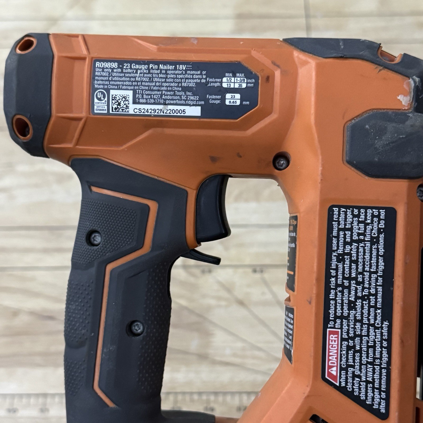 RIDGID 18V Cordless 23-Gauge 1-3/8 in. Headless Pin Nailer (Tool Only) R09898B