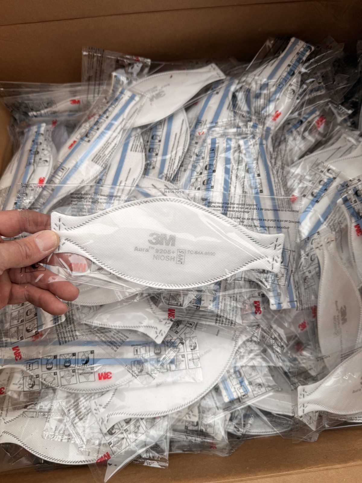 Case of 440 3M Aura N95 1870+ Respirator and Surgical Face Masks, Exp. 2027-01