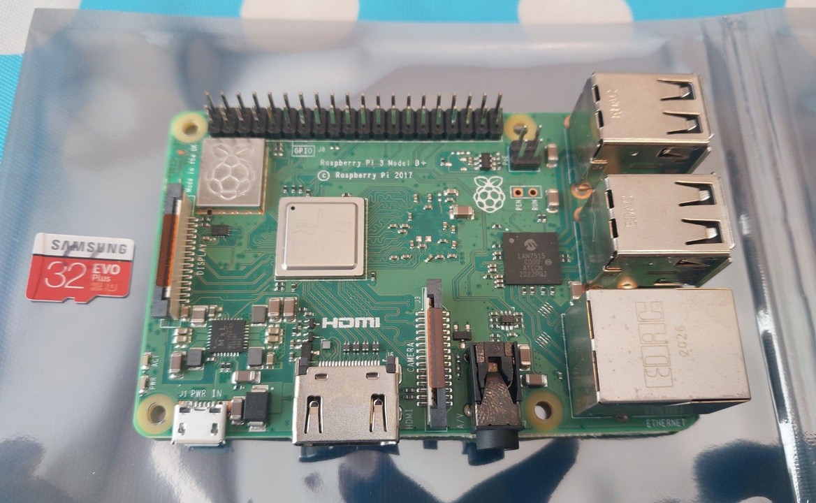 Raspberry Pi 3 Model B+ PLUS Quad Core 1.4GHz 64bit CPU 1GB RAM WiFi 32GB