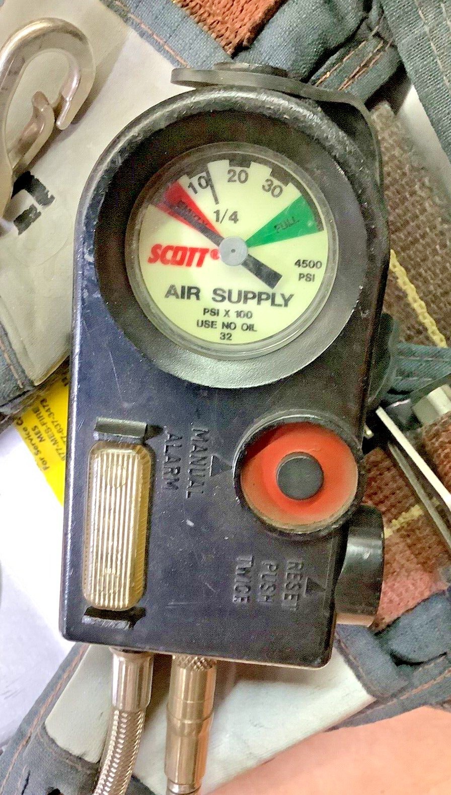 Scott 4.5 SCBA Harness with PresurPak, EZ Flo Regulator & Air Supply Firefighter