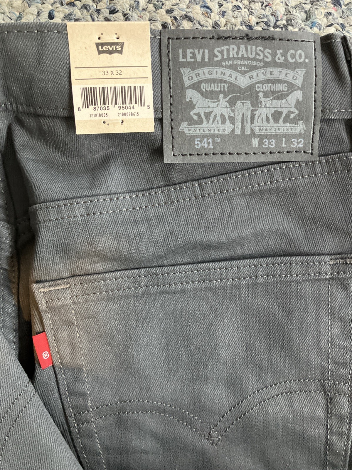 NWT Men’s Levis 541 Athletic Taper Taper Stretch Very Dark Gray Jeans 33”x32”