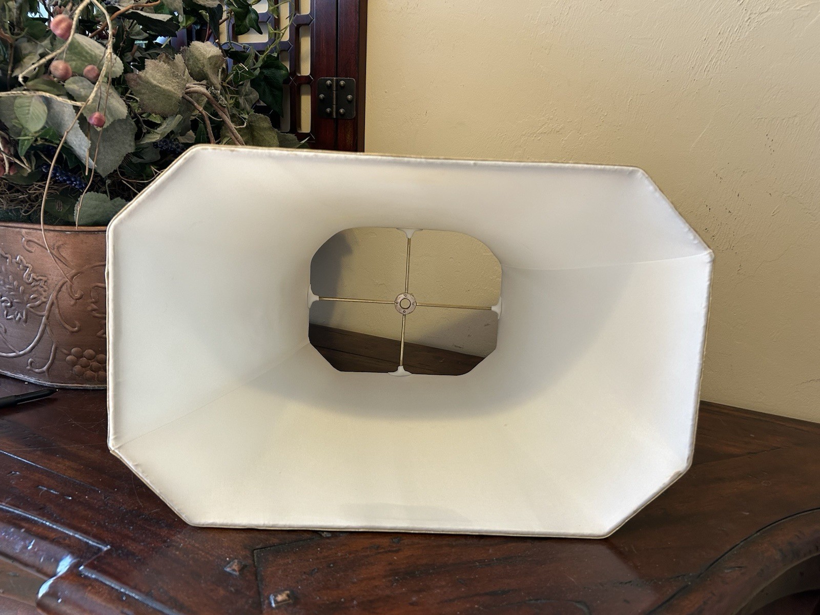 ROYAL DESIGN Inc Octagonal Mouton FAUX LEATHER Lamp Shade~16" base~12.5" tall