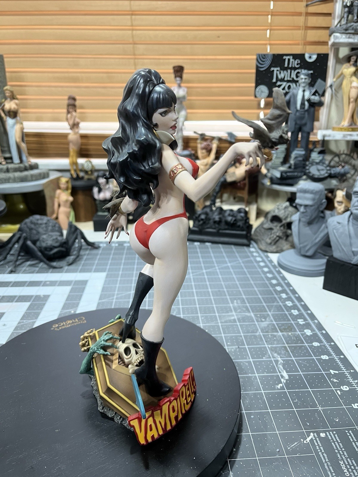 Vampirella Super Mixture Model Dynamite Custom Repainted Statue Read Description