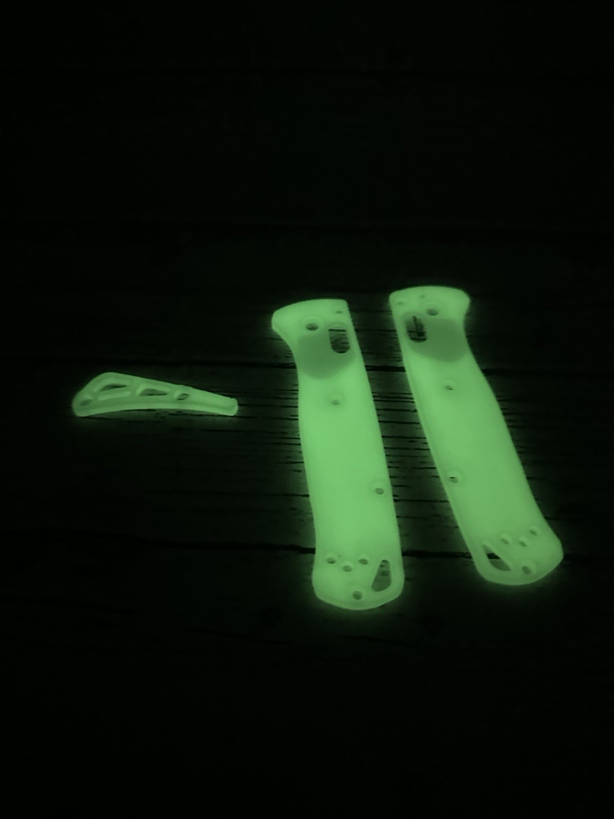 Glow In The Dark Scales And Back Spacer For Benchmade Bug out