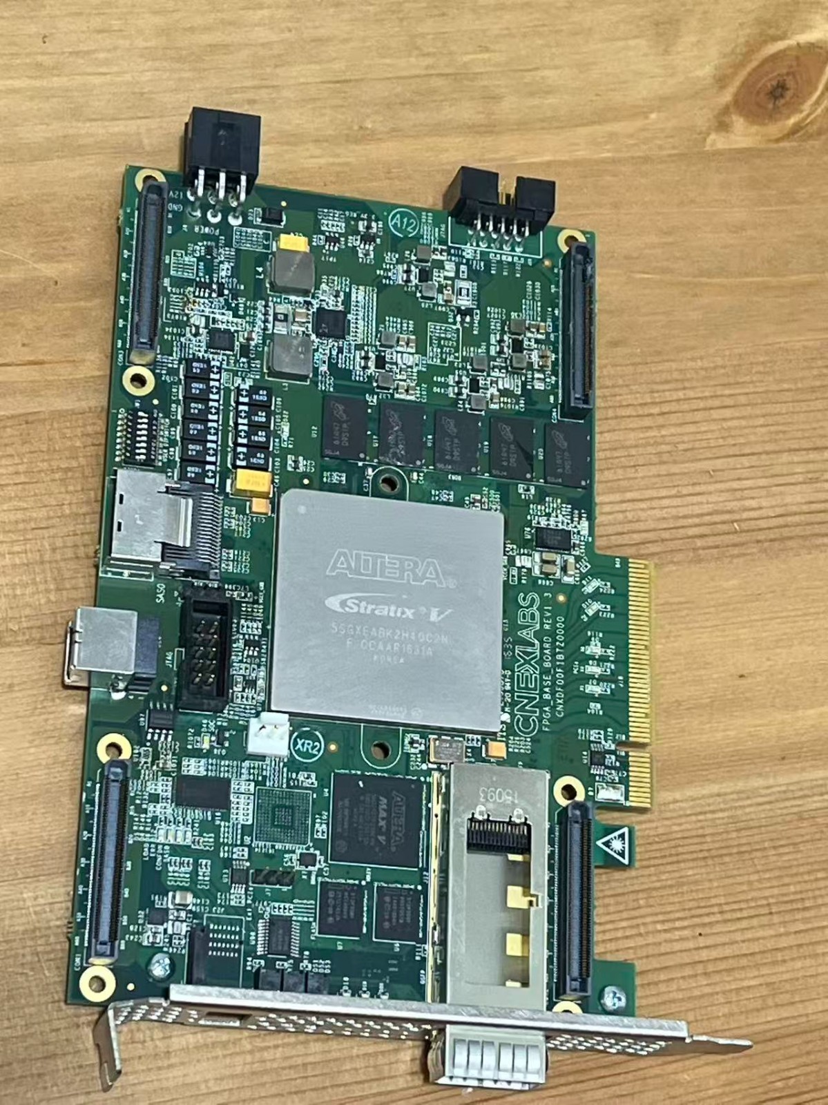 Altera Stratix V FPGA 5SGXEABK2H40C2N FPGA accelerator card,PCIe interface