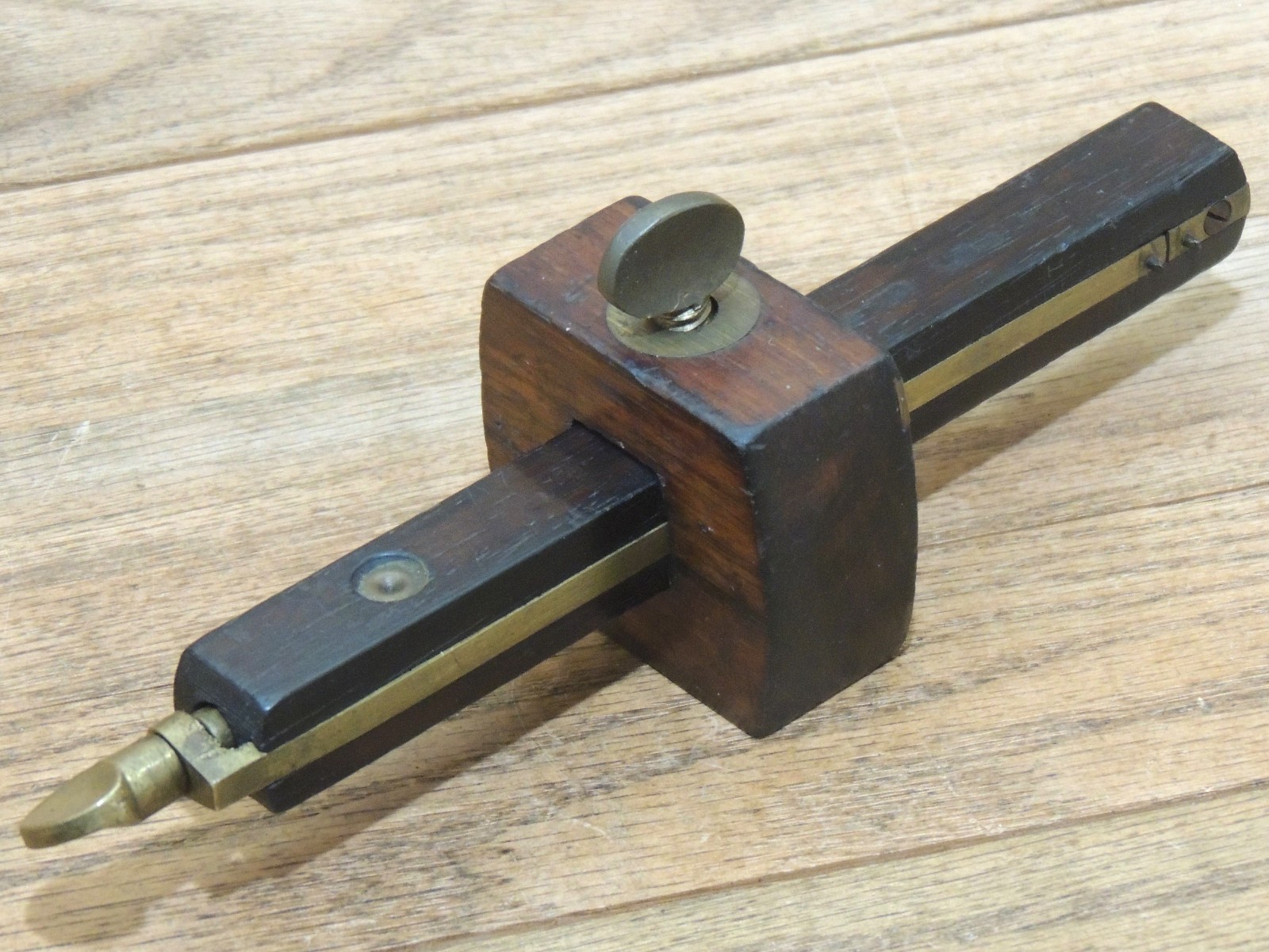 UNMARKED ROSEWOOD/BRASS MORTISE GAUGE-ANTIQUE HAND TOOL-MARKING