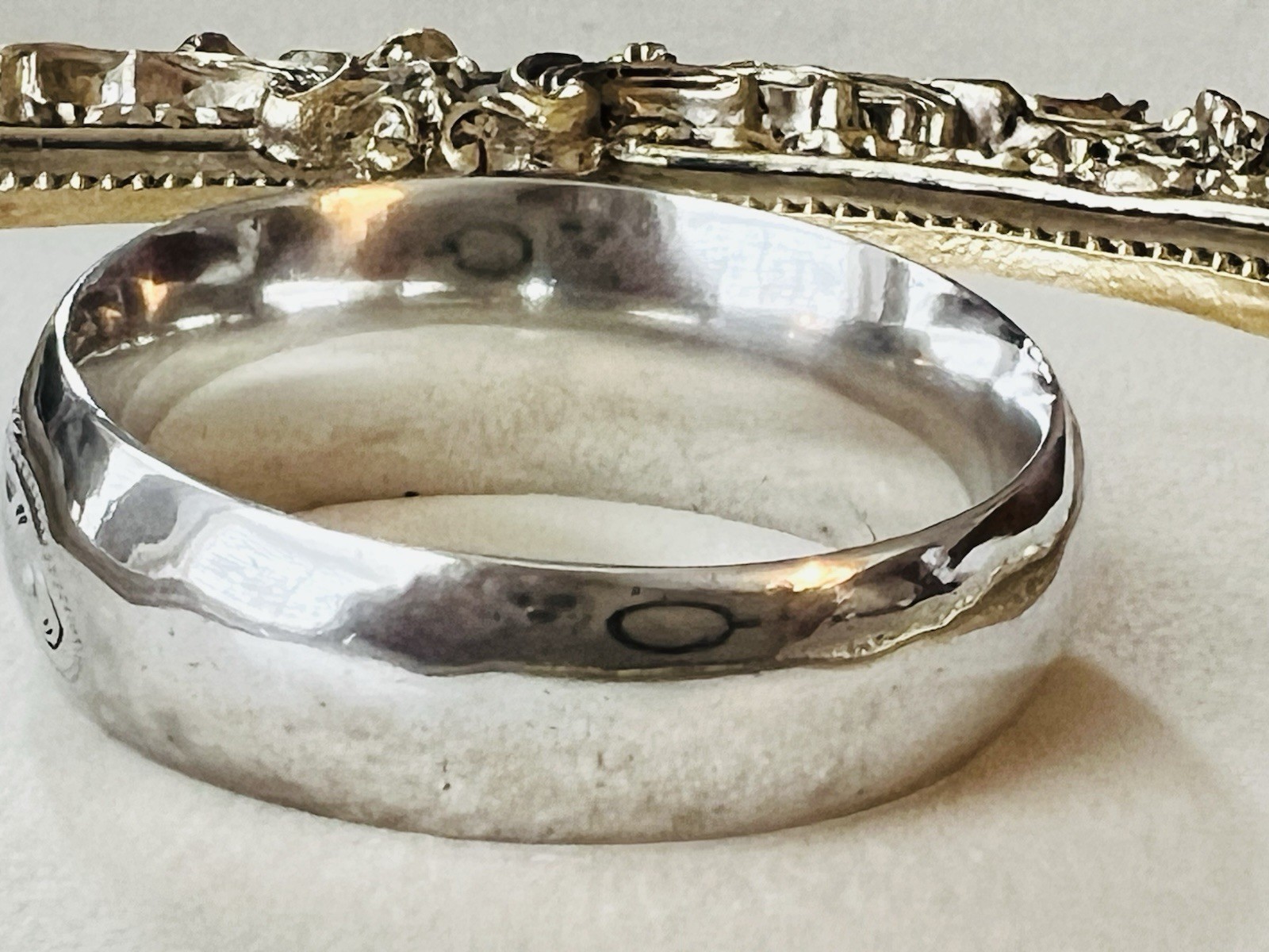 Victorian c1890s Coin Silver Napkin Ring Raised Shield "MM" Hand-Engraved 15.5g